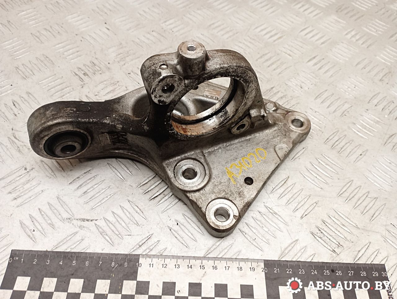 кронштейн полуоси Citroen C5 2 поколение 2016, 2.0 л., AHW (DW10FC), дизель, АКПП, универсал, 9675289880 - фото №1