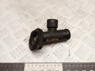 фланец (тройник) системы охлаждения Volkswagen Caddy 3 поколение 2008, 1.9 л., BLS, дизель, АКПП, 03G121121D, 03L121121A