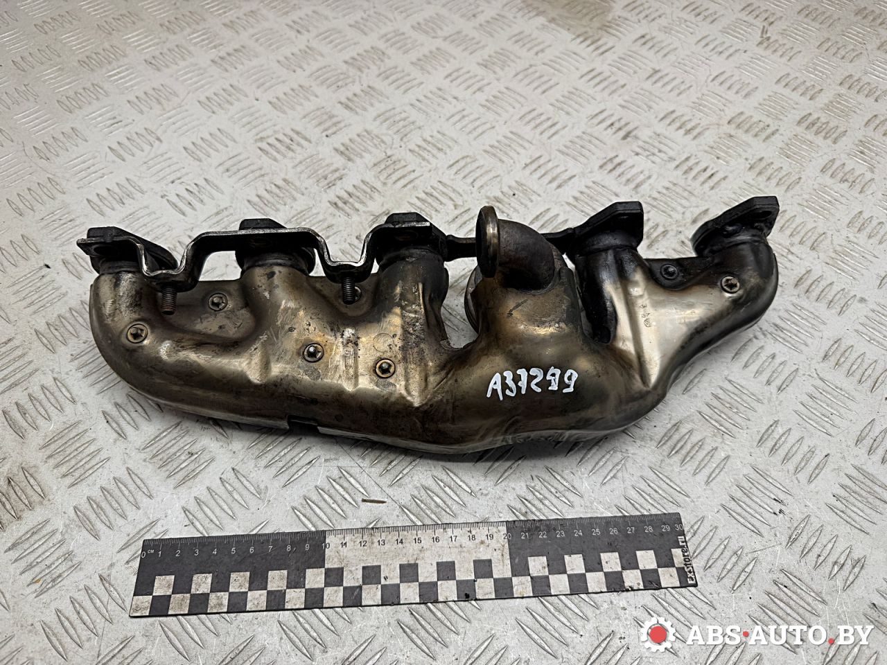 коллектор выпускной Volkswagen Touareg 1 поколение 2006, 2.5 л., BAC, дизель, МКПП, внедорожник 5 дв., 070253017A - фото №1