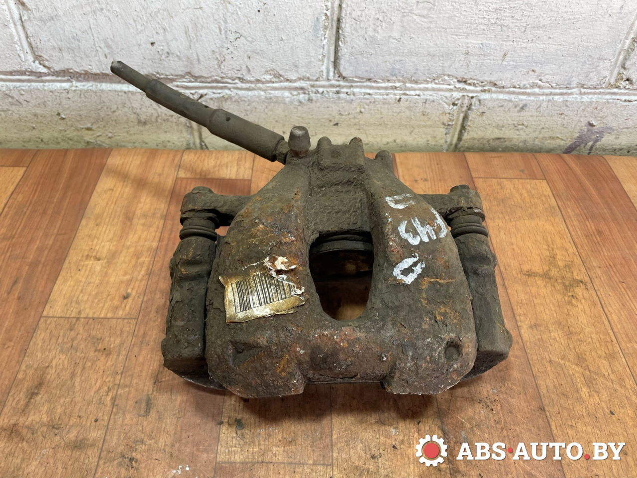 суппорт передний правый Peugeot 3008 1 поколение 2011, 1.6 л., дизель, робот, передний привод, правый руль, 4401N9 - фото №1