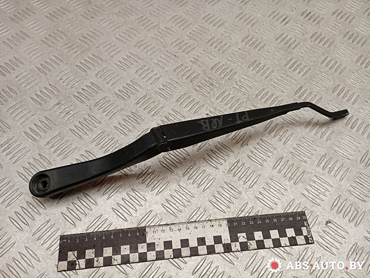 щеткодержатель (поводок стеклоочистителя, дворник) Chrysler PT Cruiser 1 поколение 2002 - фото №1