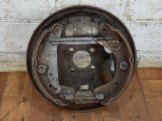 защитный кожух тормозного механизма Opel Corsa C 2001