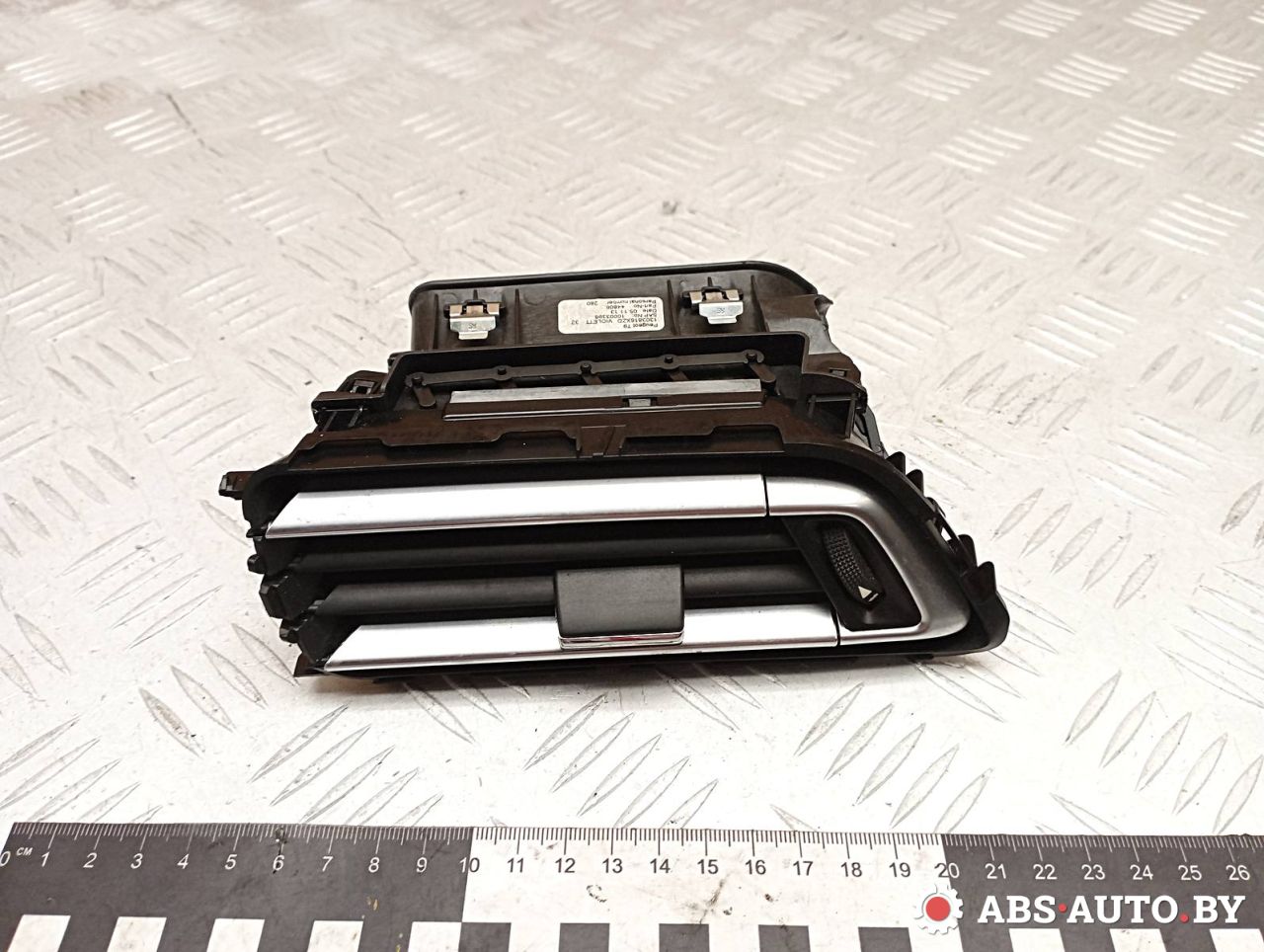 дефлектор обдува салона Peugeot 308 T9 2014, 1.6 л., дизель, МКПП, хетчбэк 5 дв., правый руль, 96778765, 1303818X, 1303818XZD - фото №1