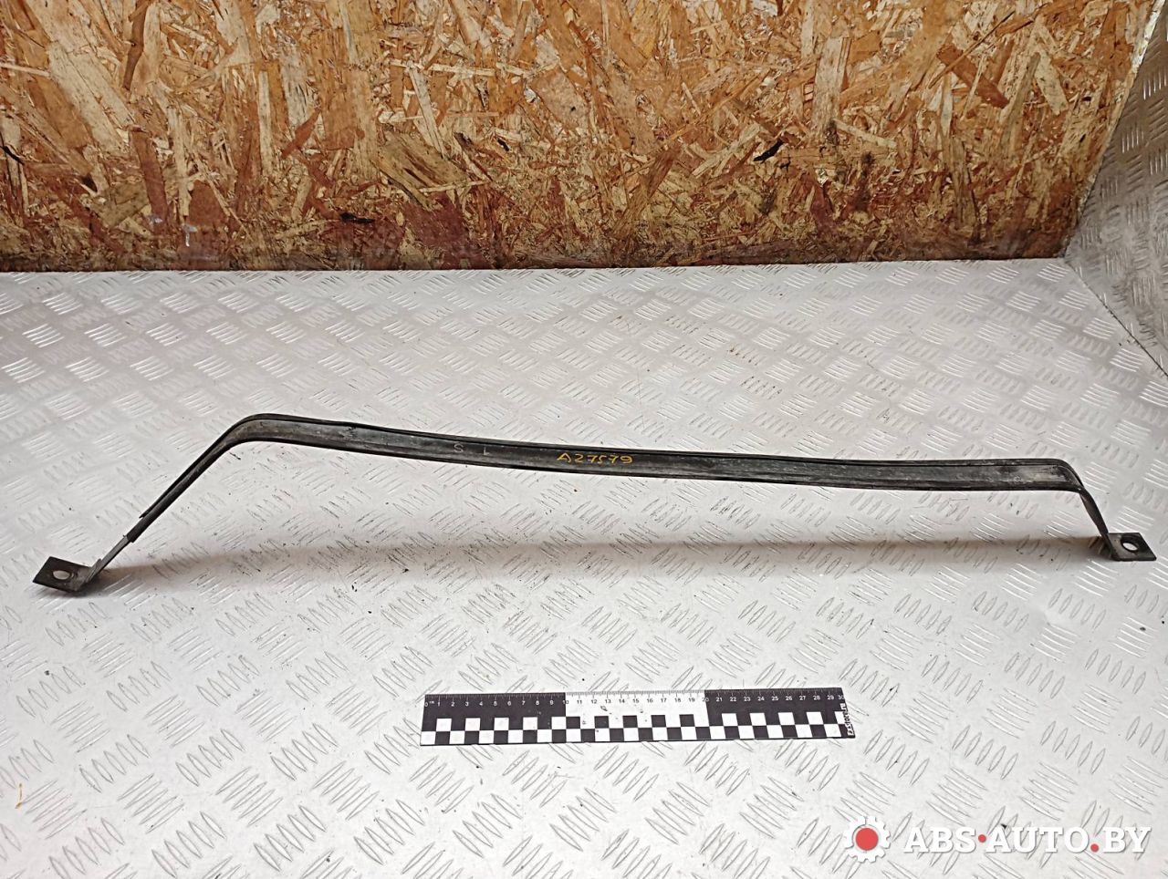 крепление бака топливного Toyota RAV4 2 поколение (XA20) 2003, 2.0 л., 1CD-FTV, дизель, МКПП, внедорожник 5 дв. - фото №1