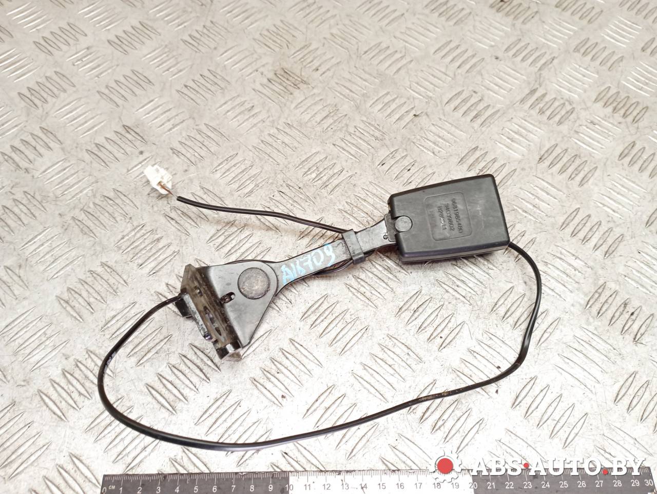 замок ремня безопасности Peugeot 3008 1 поколение 2011, 1.6 л., дизель, робот, передний привод, правый руль, 9681985480, 34039802, 34066759J, 34069578B - фото №1