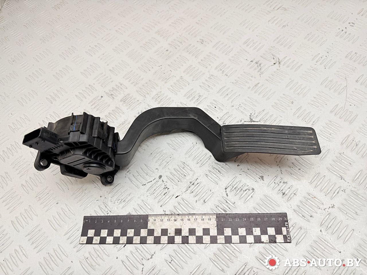 педаль Jeep Cherokee 5 поколение 2016, 2.0 л., EBT, дизель, АКПП, внедорожник 5 дв., 04581652AC, D1404000826 - фото №1