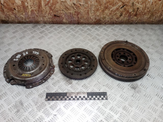 комплект сцепления BMW 3 серия E36 1994, 2.5 л., дизель, 123009510, 323018217