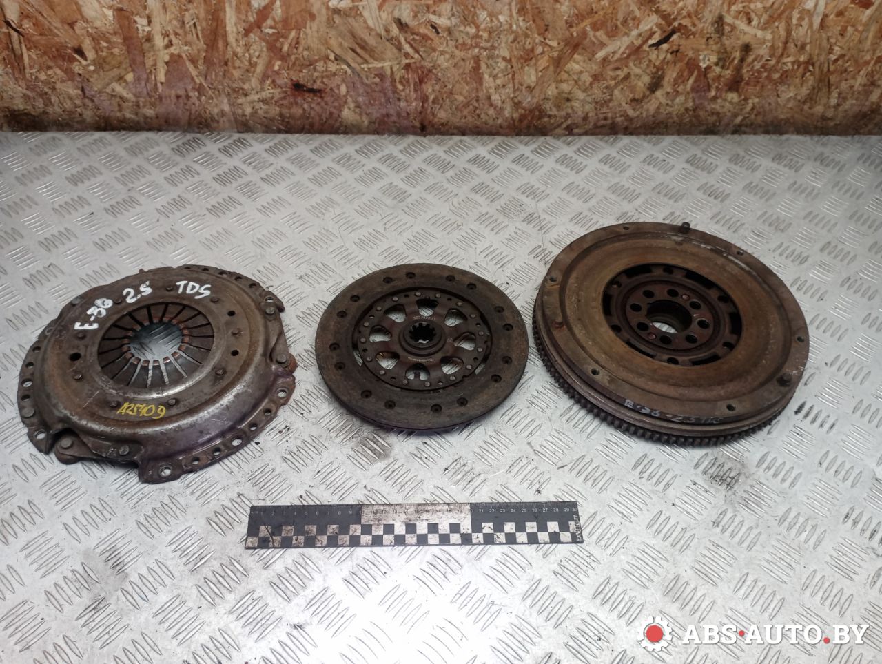 комплект сцепления BMW 3 серия E36 1994, 2.5 л., дизель, 123009510, 323018217 - фото №1