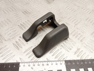 Пластик салазок сидений Toyota RAV4 2 поколение (XA20) 2003, 2.0 л., 1CD-FTV, дизель, МКПП, внедорожник 5 дв., 7215942010