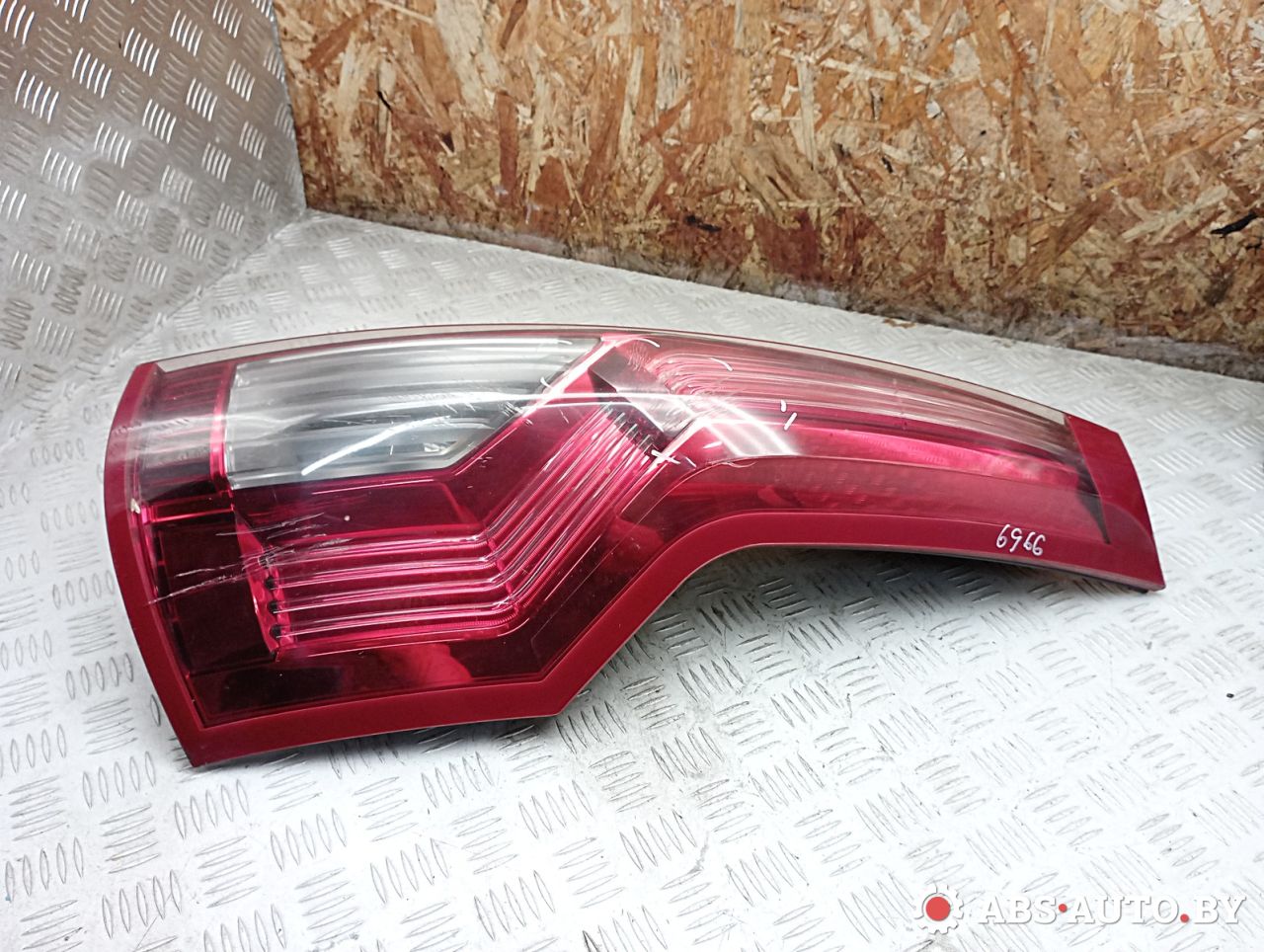 фонарь задний правый Citroen C4 Picasso 1 поколение 2011, 1.6 л., 9HR (DV6C), дизель, МКПП, правый руль, 00946602 - фото №1