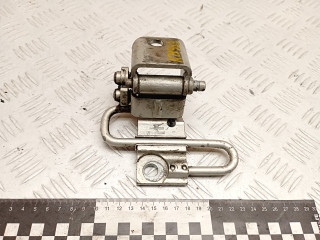 петля двери Volkswagen Passat B6 2009, 2.0 л., дизель, МКПП, универсал, 3C9833412B