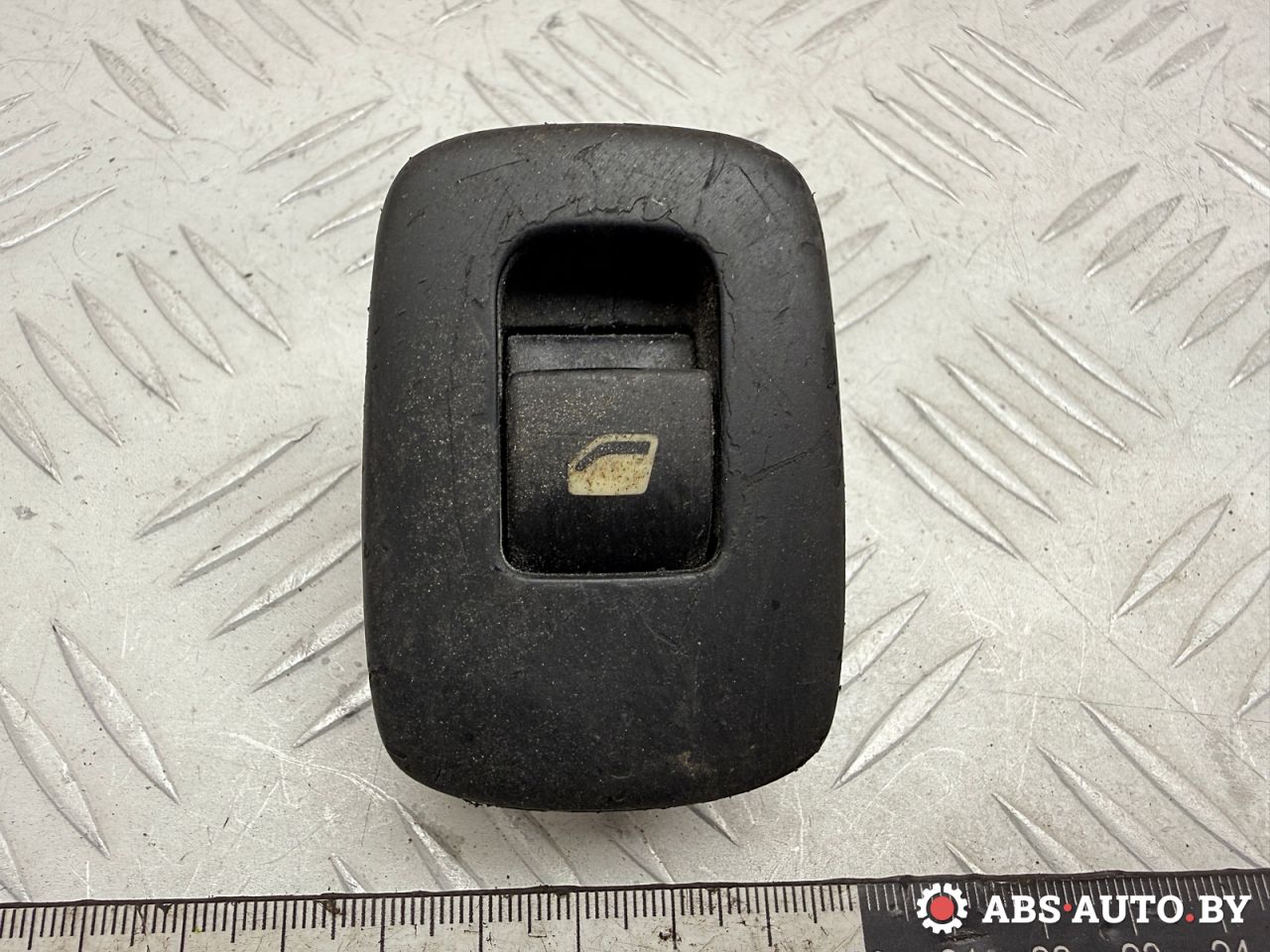 кнопка стеклоподъемника двери Peugeot 207 1 поколение 2006, 1.6 л., 9HZ (DV6TED4), дизель, МКПП, хетчбэк 5 дв., 96548609 - фото №1