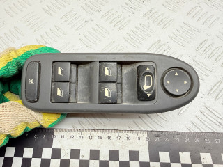 блок управления стеклоподъемниками Citroen C5 1 поколение [рестайлинг] 2006, 2.0 л., RFJ (EW10A), бензин, МКПП, хетчбэк 5 дв., 96514300ZF