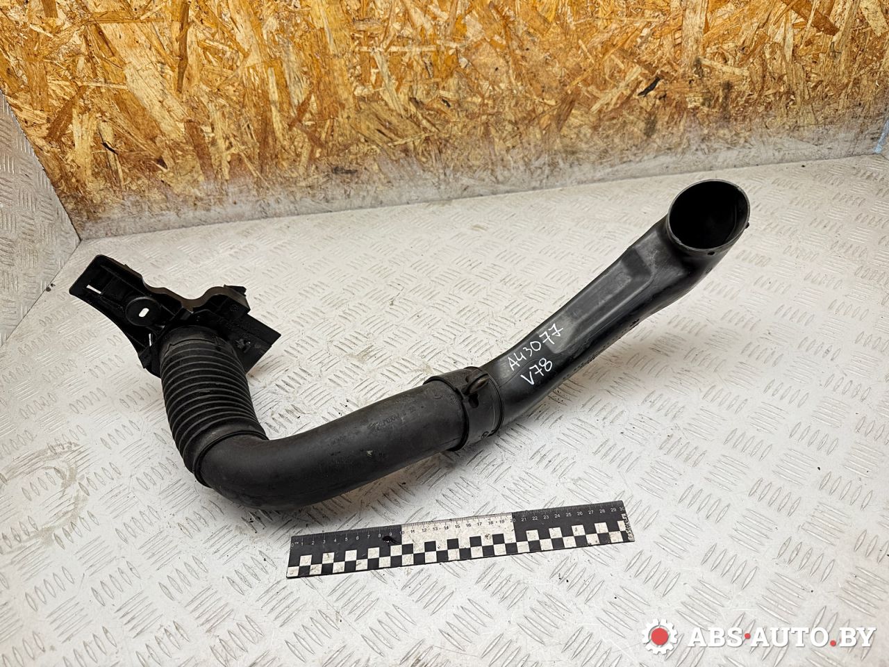 патрубок воздушного фильтра Peugeot 207 1 поколение 2006, 1.6 л., 9HZ (DV6TED4), дизель, МКПП, хетчбэк 5 дв., 9656673480, 9680064080, 9680064180 - фото №1