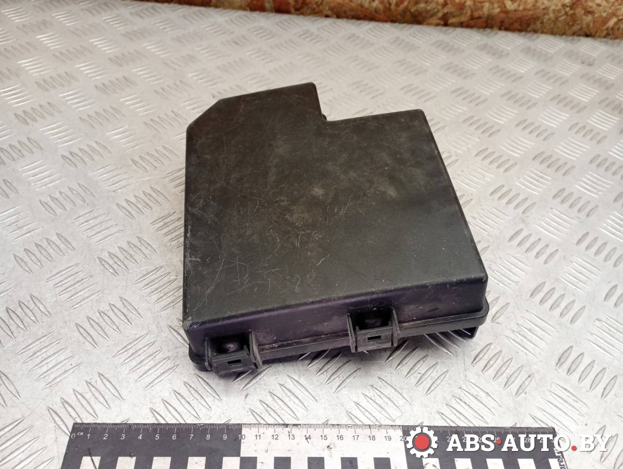 крышка блока предохранителей Kia Sorento 2 поколение 2011, 2.2 л., дизель, АКПП, 919412P030 - фото №1