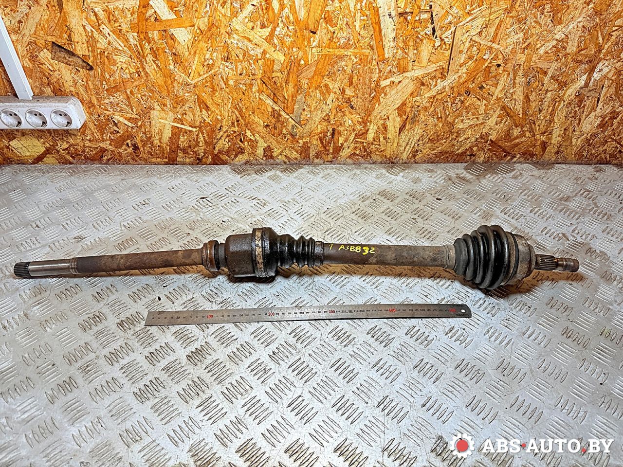 полуось передняя правая (приводной вал, ШРУС) Peugeot 308 T7 2010, 1.6 л., 9HX (DV6ATED4), дизель, МКПП, 3273QH, 3273VN, 9661107280, 3273QJ, 3273VP, 1613229580, 150ST93, PT316, T1954, T39150 - фото №1