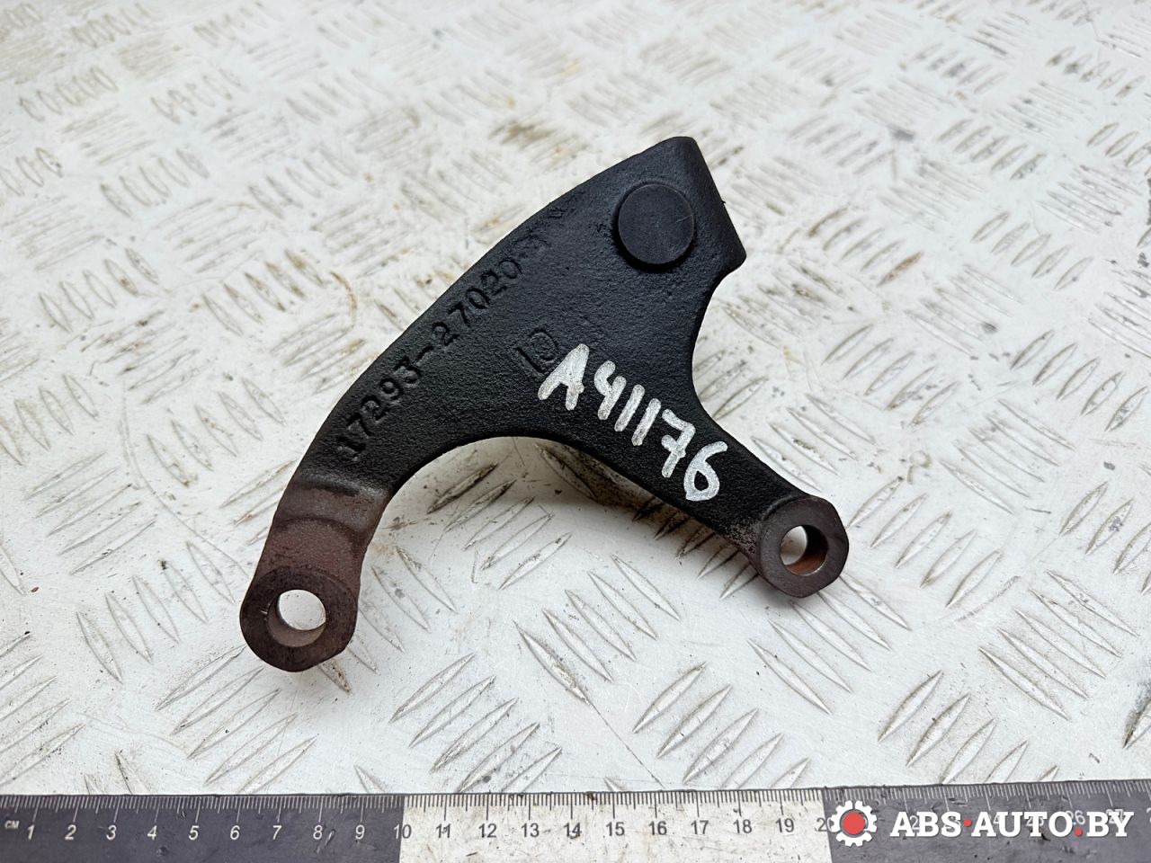 кронштейн двигателя Toyota RAV4 2 поколение (XA20) 2003, 2.0 л., 1CD-FTV, дизель, МКПП, внедорожник 5 дв., 1729327020 - фото №1