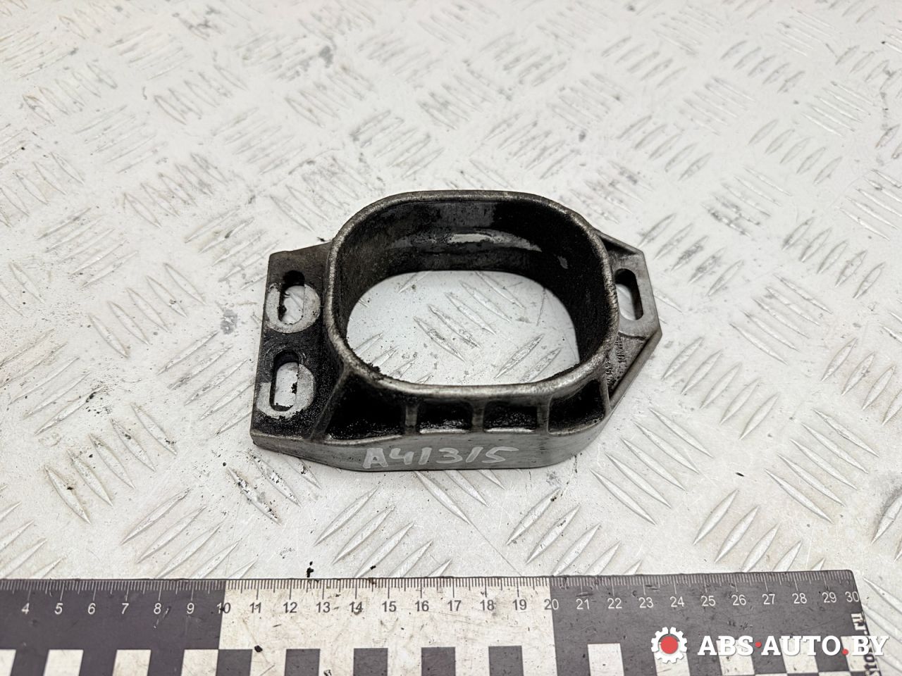 кронштейн двигателя Audi A6 4B/C5 1997, 1.9 л., AFN, дизель, МКПП, седан, 8D0199335M - фото №1