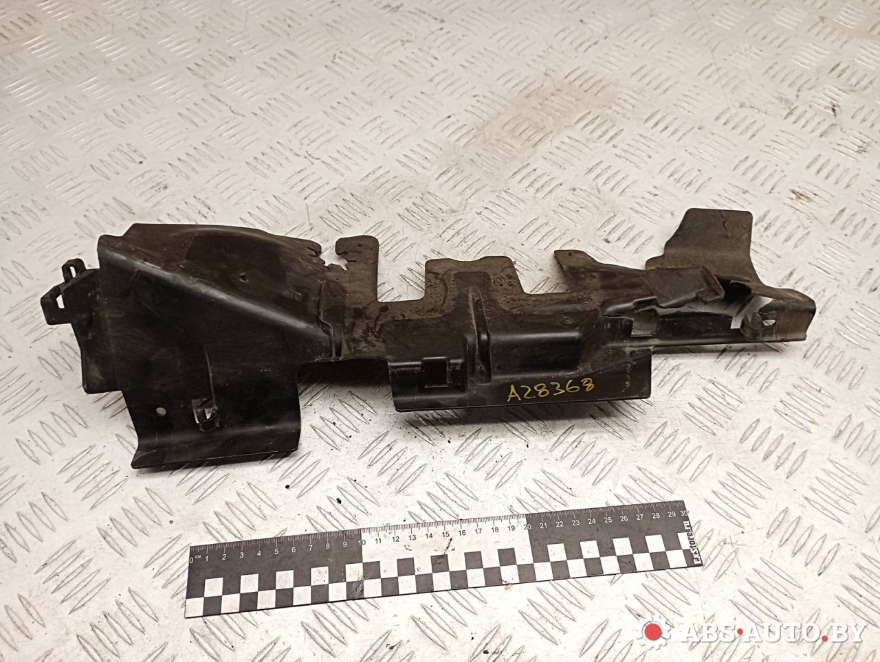 воздуховод (дефлектор) радиатора Volkswagen Passat B6 2007, 2.0 л., дизель, АКПП, универсал, 3C0121284 - фото №1