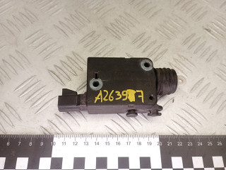 активатор (привод) замка двери Opel Omega B 1997, 2.0 л., 90460062