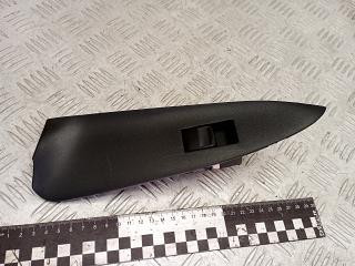 кнопка стеклоподъемника двери задней левой Toyota RAV4 3 поколение (XA30) 2008, 2.2 л., D-4D, 2AD-FTV, дизель, МКПП, внедорожник 5 дв., 7427242010