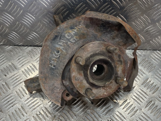 ступица передняя левая Nissan Sunny Y10 1999