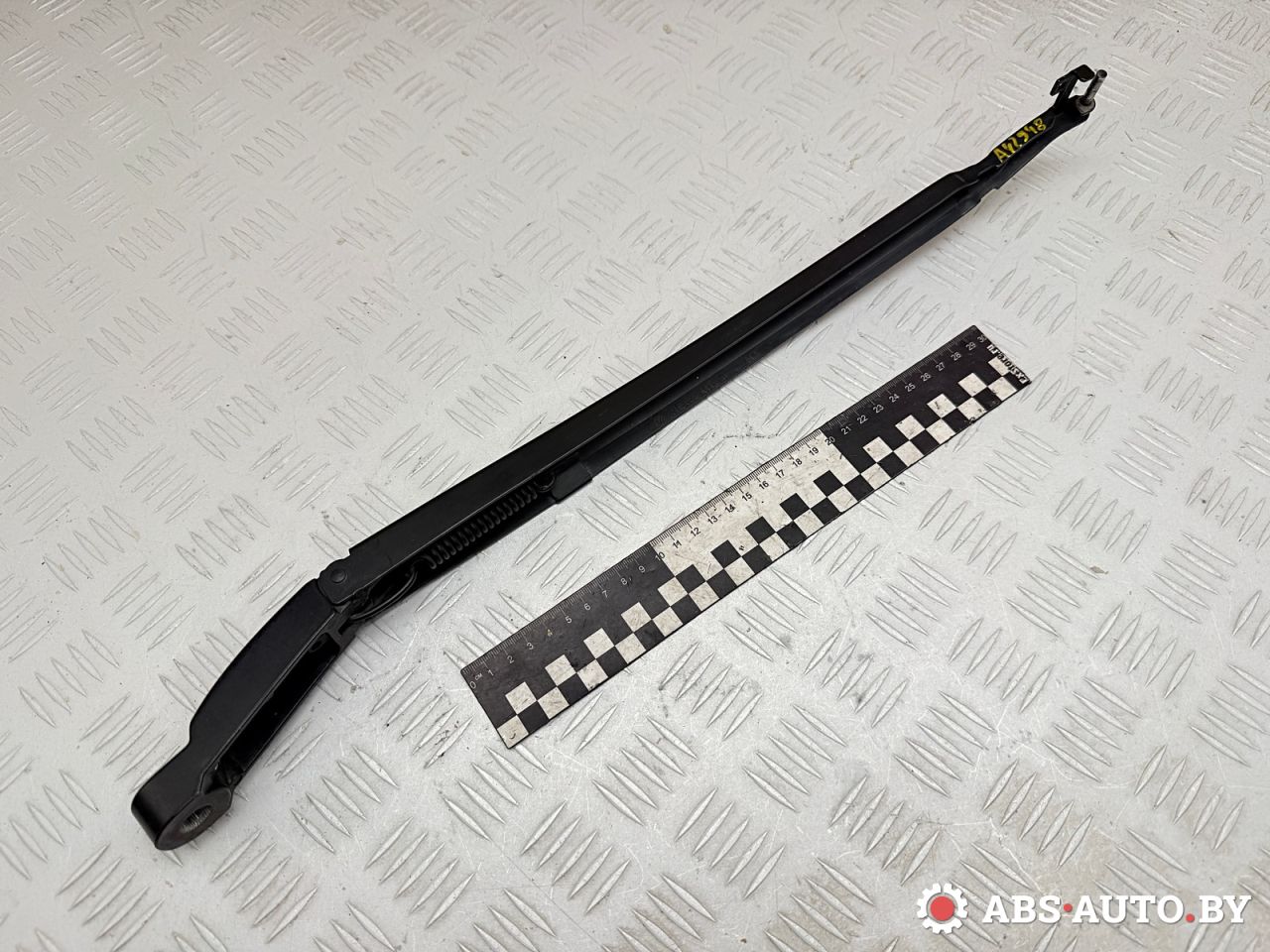 щеткодержатель (поводок стеклоочистителя, дворник) Volkswagen Touareg 1 поколение 2006, 3.0 л., BKS, дизель, АКПП, внедорожник 5 дв., полный привод, 7L6955407B - фото №1