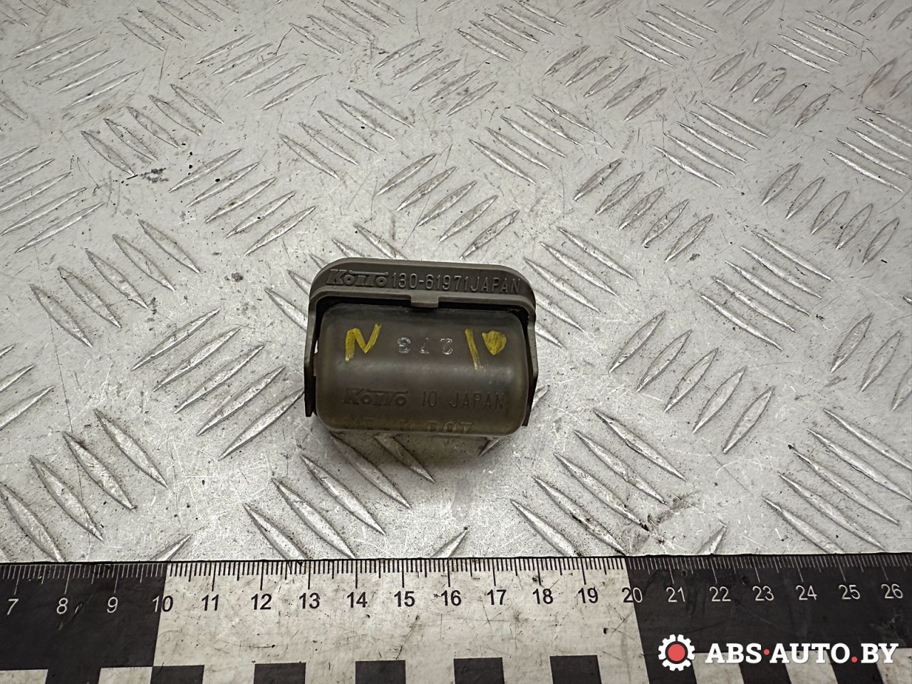 подсветка номера Mazda 6 GG 2003, 2.0 л., бензин, МКПП, правый руль, 13061971 - фото №1