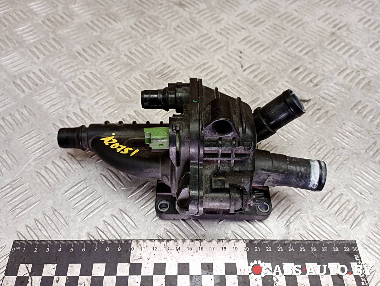 корпус термостата Peugeot 3008 1 поколение 2011, 1.6 л., дизель, робот, передний привод, правый руль, 9684588980, 1336AX, SU001A0226 - фото №1