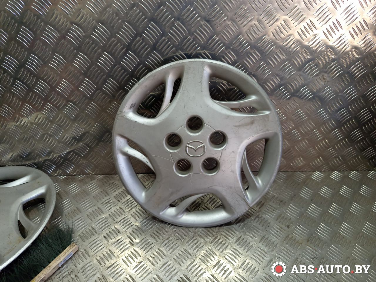 колпак колесный Mazda MPV LW (1999 - 2003), LC62371700 - фото №1