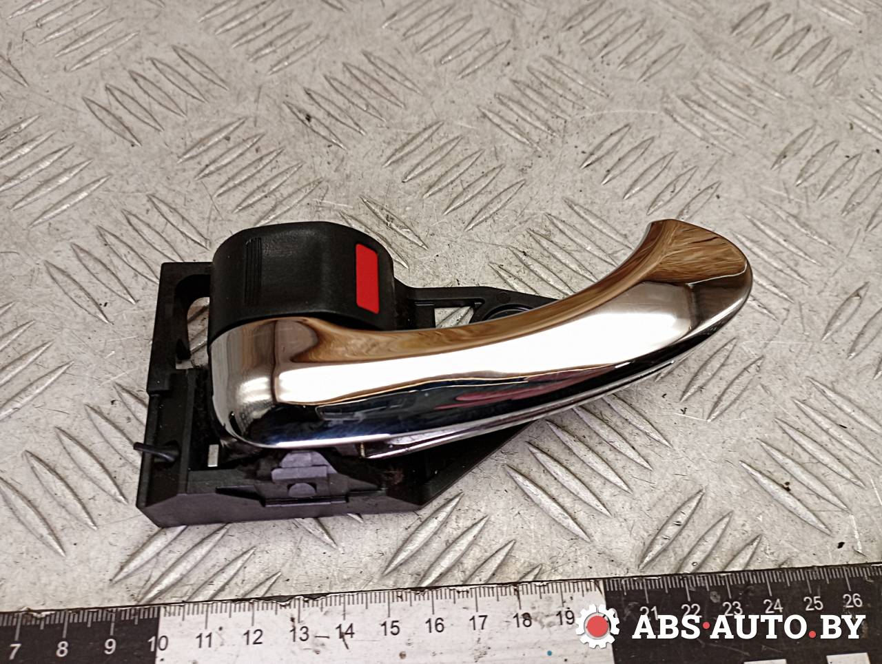 ручка внутренняя передняя левая Toyota RAV4 3 поколение (XA30) 2008, 2.2 л., D-4D, 2AD-FTV, дизель, МКПП, внедорожник 5 дв. - фото №1