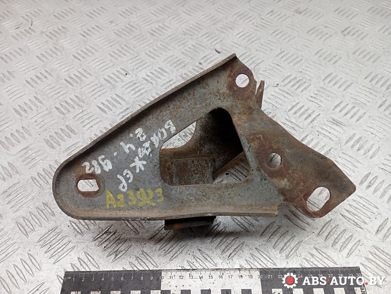 кронштейн двигателя Chrysler Voyager 3 поколение 1999, 2.4 л., бензин, 5281250A - фото №1