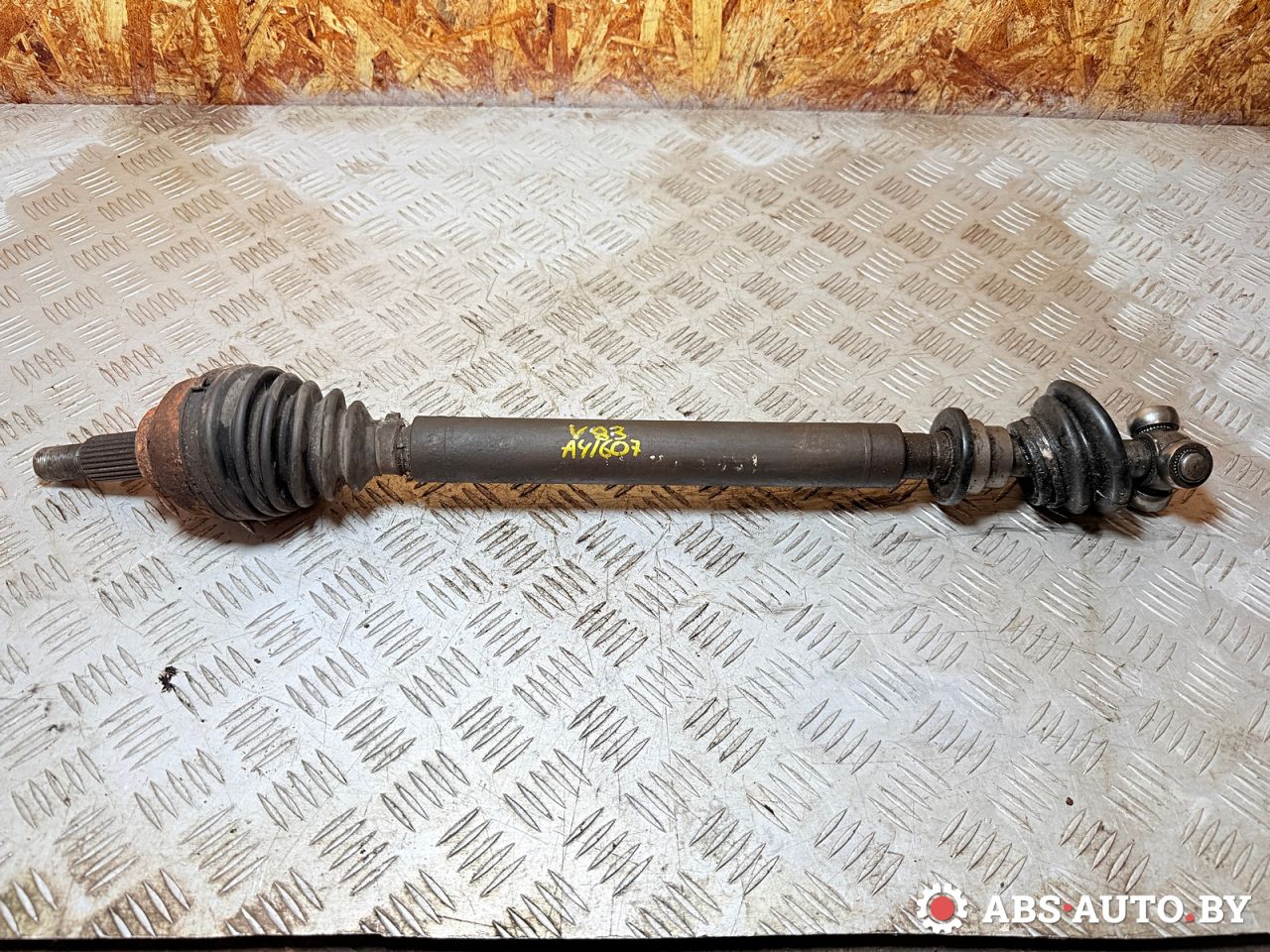 полуось передняя левая (приводной вал, ШРУС) Renault Laguna 2 поколение 2003, 1.8 л., F4P 774, бензин, МКПП, хетчбэк 5 дв., 8200232886, 8200014111, 8200014107, 7711135307, 7711134779 - фото №1