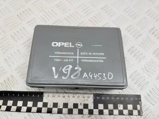 аптечка Opel Astra H 2007, 1.6 л., Z 16 XER, бензин, МКПП, купе, 90397294
