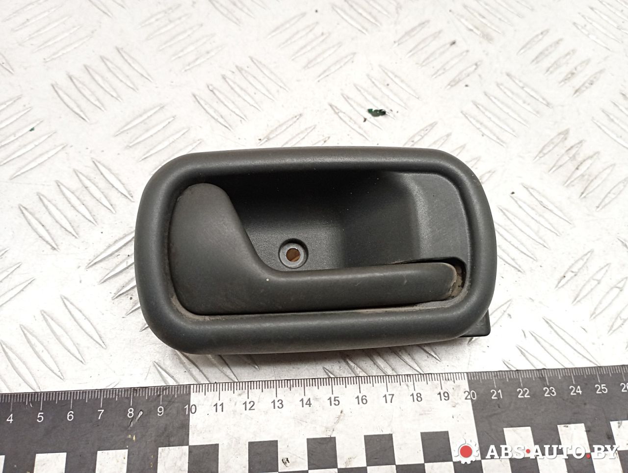 ручка внутренняя передняя правая Fiat Punto 1 поколение 1998, 1.2 л., бензин, МКПП, хетчбэк 3 дв. - фото №1