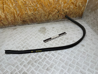 уплотнитель подкапотного пространства Opel Vectra B 1997, 2.0 л., Y 20 DTL, дизель, МКПП