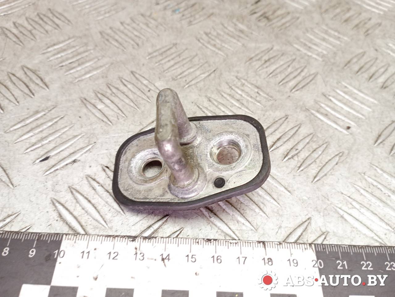 ответная часть (скоба) замка двери Peugeot 3008 1 поколение 2011, 1.6 л., дизель, робот, передний привод, правый руль, 9655466380 - фото №1