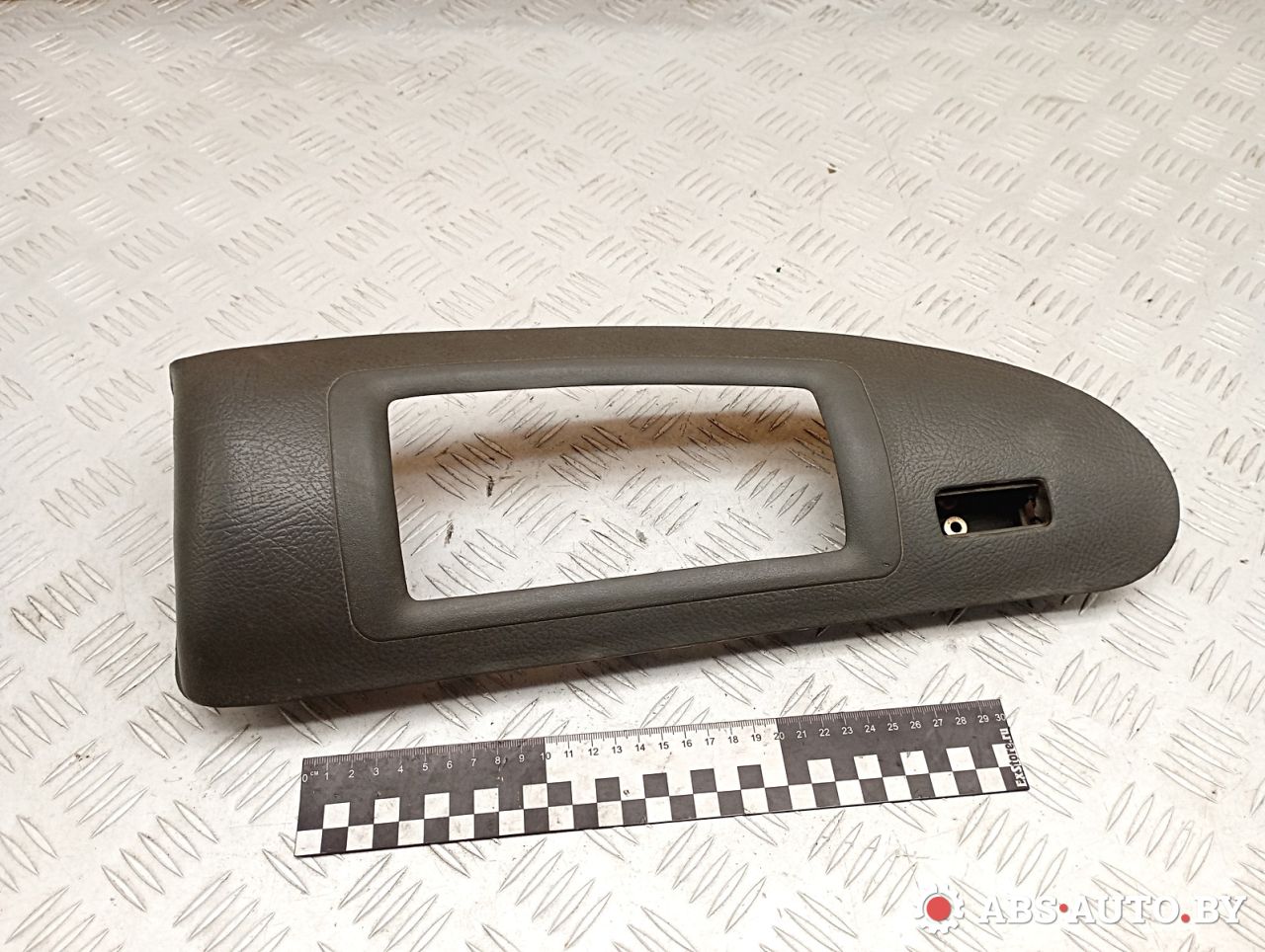 накладка на торпедо (консоль) Fiat Punto 1 поколение 1998, 1.2 л., бензин, МКПП, хетчбэк 3 дв., 1830439 - фото №1