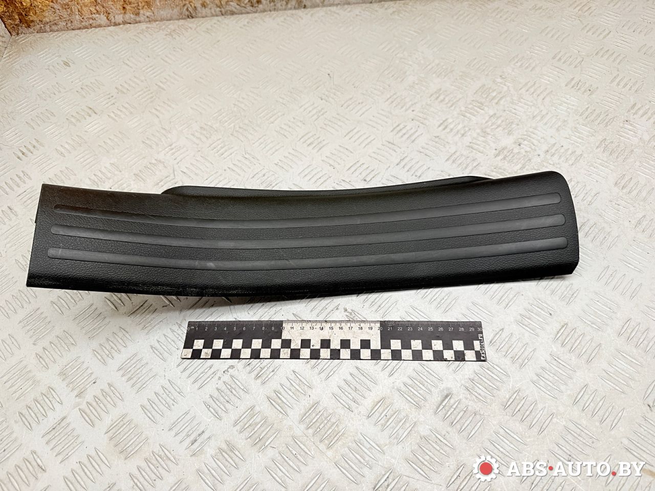 накладка на порог внутренняя Jeep Cherokee 5 поколение 2016, 2.0 л., EBT, дизель, АКПП, внедорожник 5 дв., 1UD21TRMAC, 1WN85TRMAA, 1UD21DX9AC - фото №1