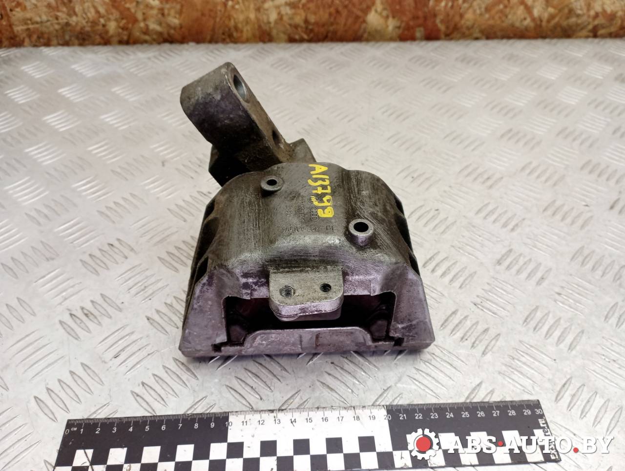 подушка крепления двигателя Volkswagen Bora 1 поколение 2004, 1.6 л., бензин, МКПП, седан, 1J0199262BE - фото №1