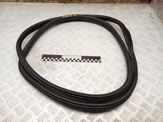 уплотнитель двери Peugeot 308 T7 2010, 2.0 л., RHR (DW10BTED4), дизель, МКПП, универсал