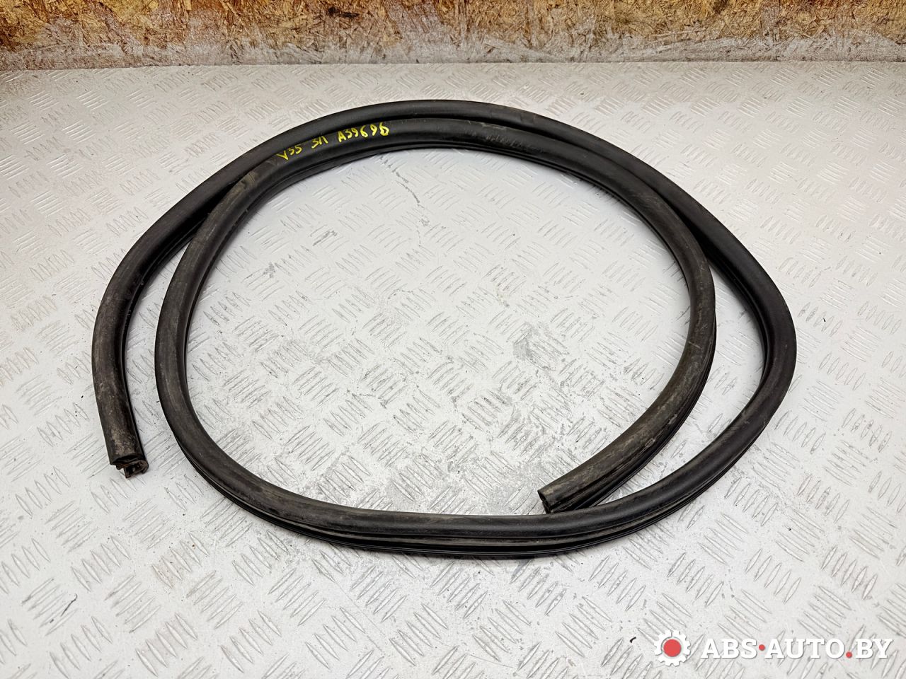 уплотнитель двери Smart Forfour 1 поколение 2004, 1.3 л., бензин, МКПП, MN900123 - фото №1