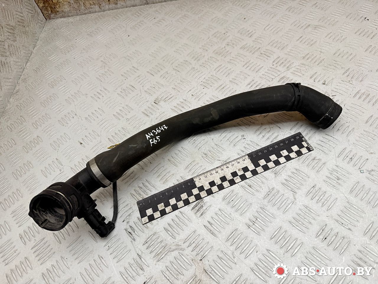 патрубок радиатора Volkswagen Touareg 1 поколение 2006, 3.0 л., BKS, дизель, АКПП, внедорожник 5 дв., полный привод, 7L6122291M, 7L6122051S - фото №1