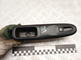 кнопка стеклоподъемника двери Peugeot 406 1 поколение [рестайлинг] 2000, 2.0 л., RHZ (DW10ATED), дизель, МКПП, универсал, 26267