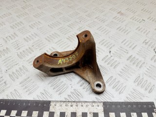 кронштейн полуоси Volvo V50 1 поколение [рестайлинг] 2008, 2.4 л., B 5244 S4, бензин, МКПП, универсал, 30711363