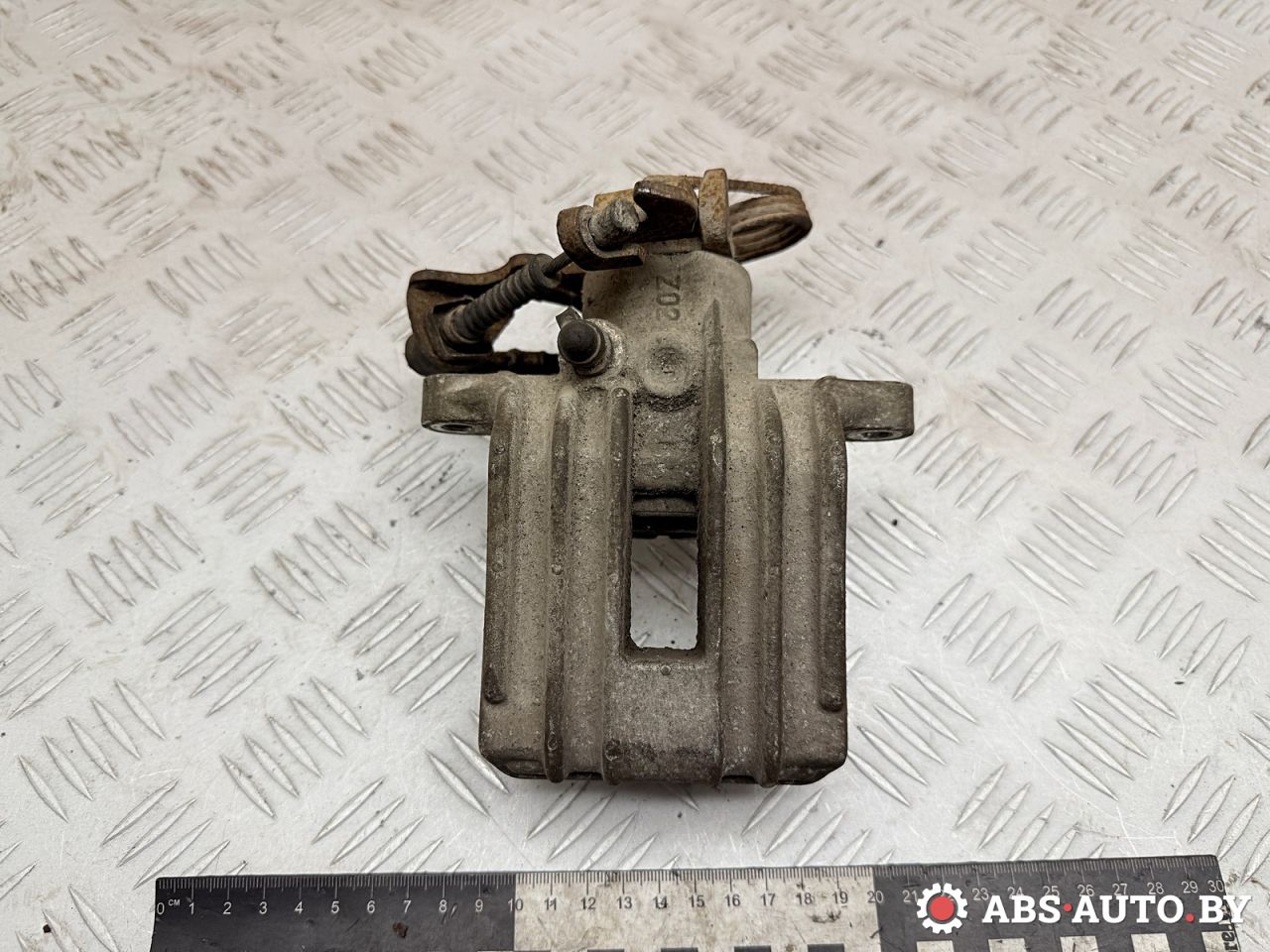 суппорт задний левый Audi A6 4B/C5 2000, 2.5 л., AKE, дизель, МКПП, полный привод, 8E0615423, 24338417317, 24338417335, 0986473225, 0986474830, F85170, BNZ1459ZP, BNZ1459ZW, PBRC344, 8E0615423A, 561N10010Z, 561N10497Z - фото №1