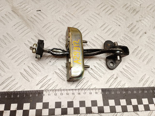 Ограничитель открывания борта (крышки багажника) Toyota RAV4 2 поколение (XA20) 2003, 2.0 л., 1CD-FTV, дизель, МКПП, внедорожник 5 дв.