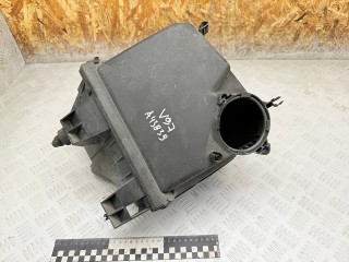 корпус воздушного фильтра Audi A6 4B/C5 2000, 2.5 л., AKE, дизель, МКПП, полный привод, 4B0133837E