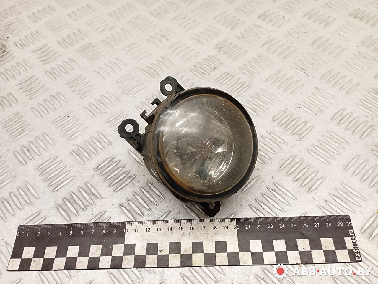 фара противотуманная Citroen C4 Picasso 1 поколение 2011, 1.6 л., 9HZ (DV6TED4), дизель, правый руль, 89210094, 9650003180, 89203981 - фото №1