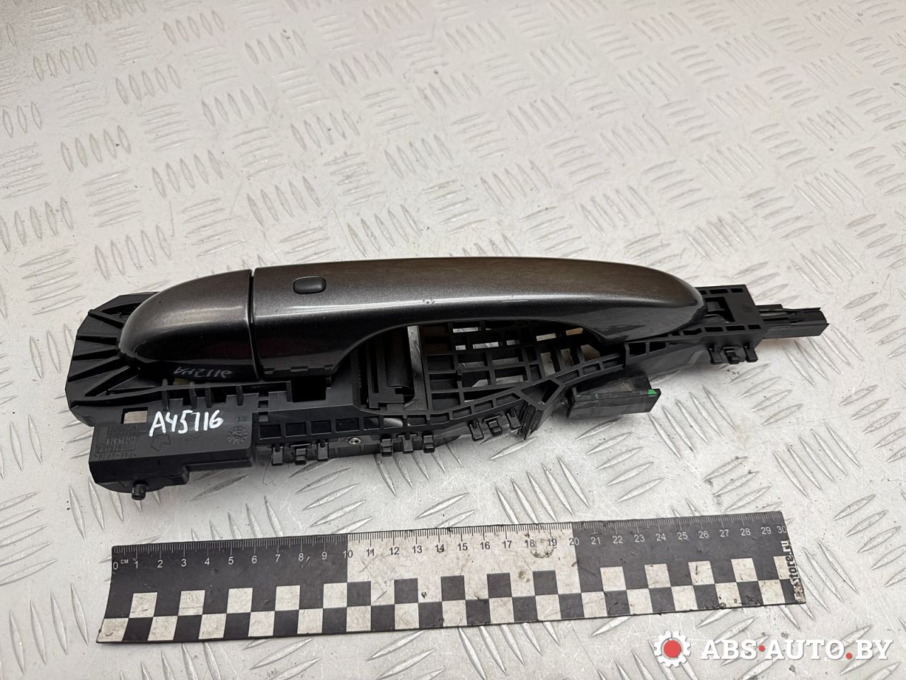 ручка наружная Jeep Cherokee 5 поколение 2016, 2.0 л., EBT, дизель, АКПП, внедорожник 5 дв., 68084836, 68082686, 68082688, P68082686AD, 68082686AD, 57828B - фото №1